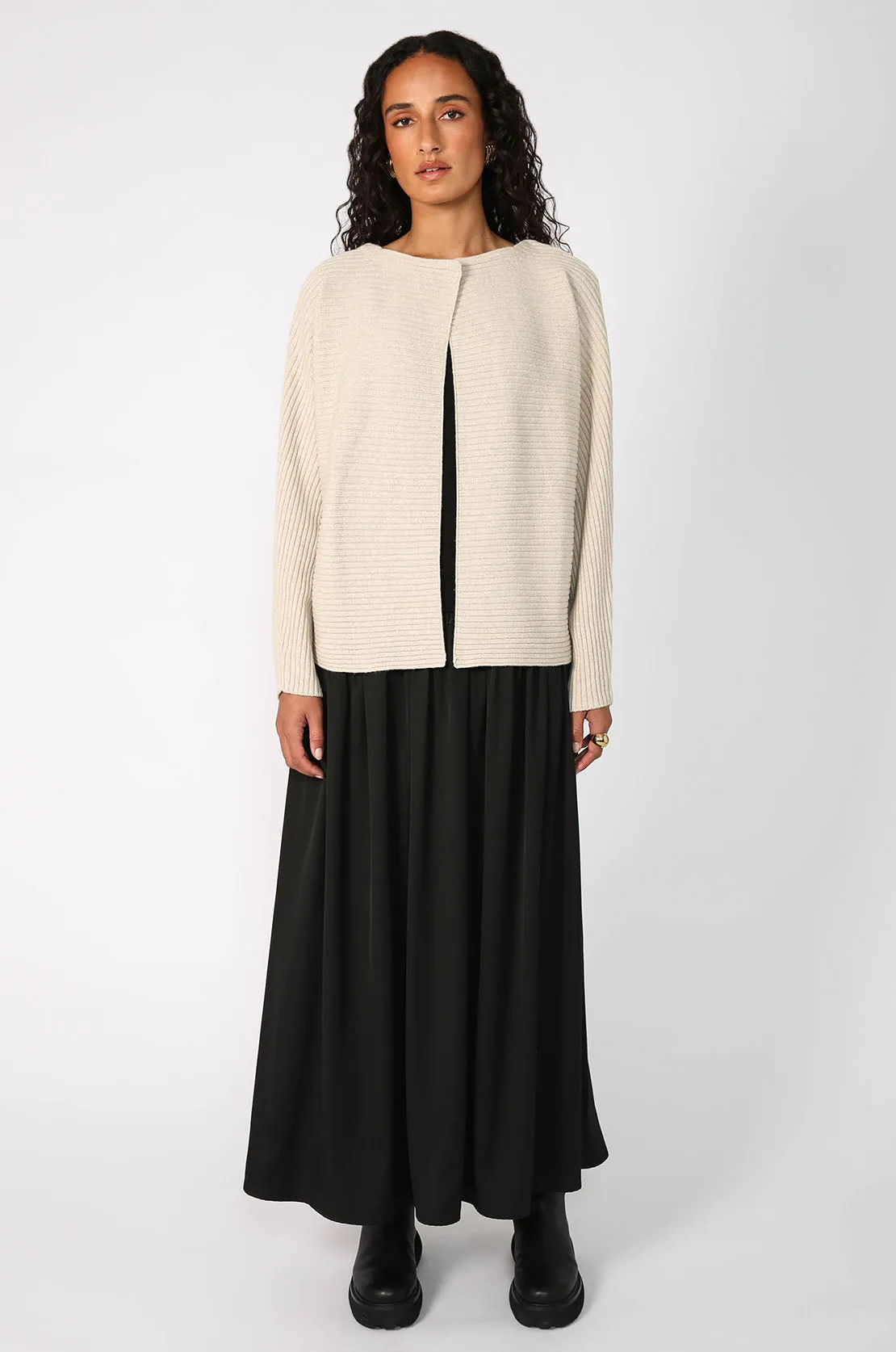 ark cardi / ivory cream