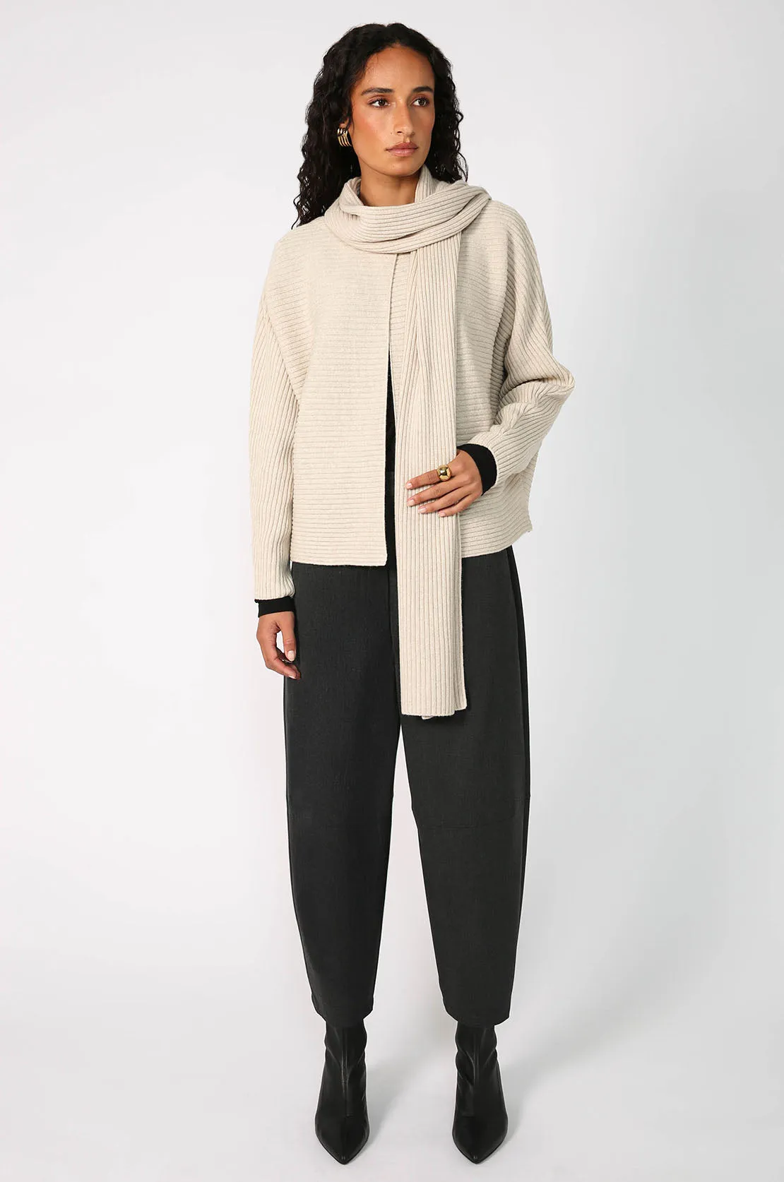 ark cardi / ivory cream