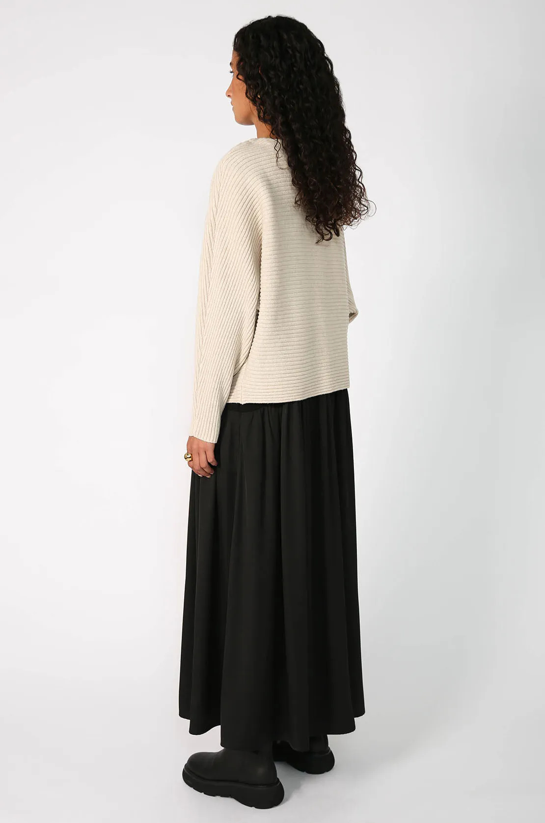 ark cardi / ivory cream