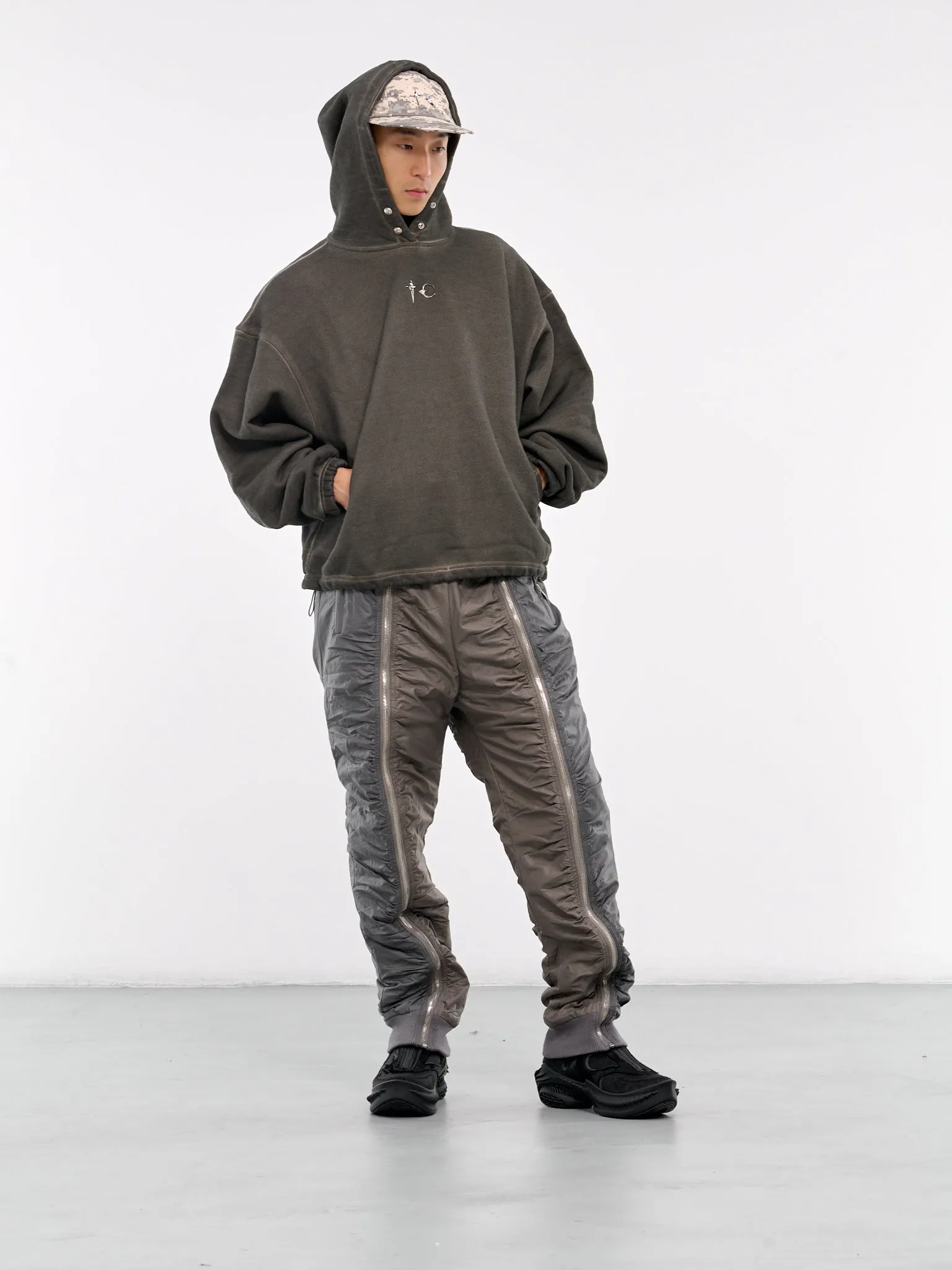 Color Emblem Hoodie (SS2202-KHAKI)