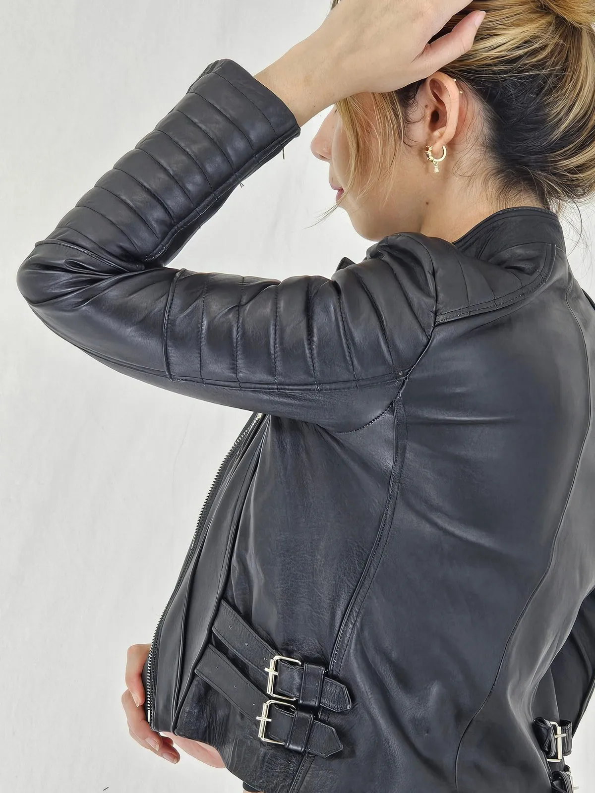 Handcrafted Women's Sheepskin Leather Biker Jacket – Premium Biker Style Black