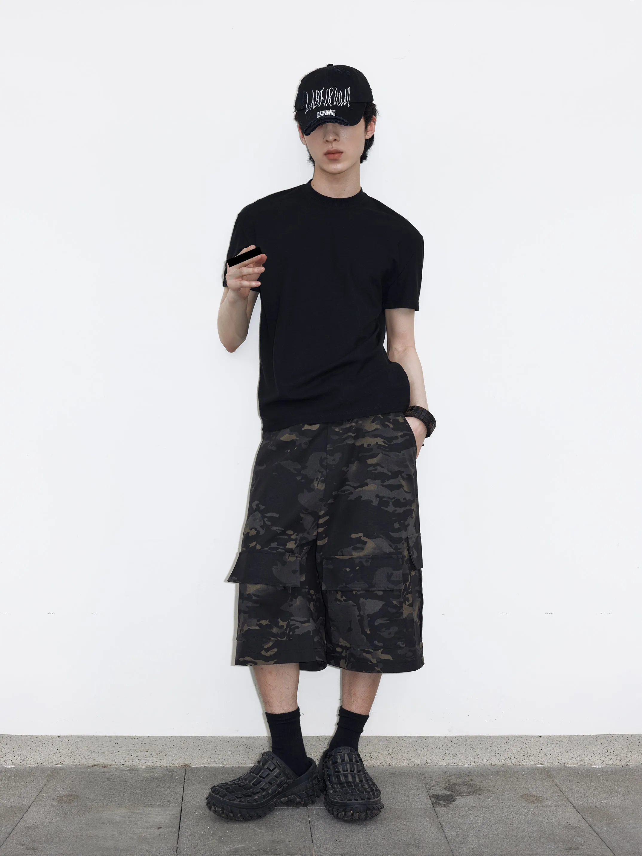 Multi-pocket casual shorts