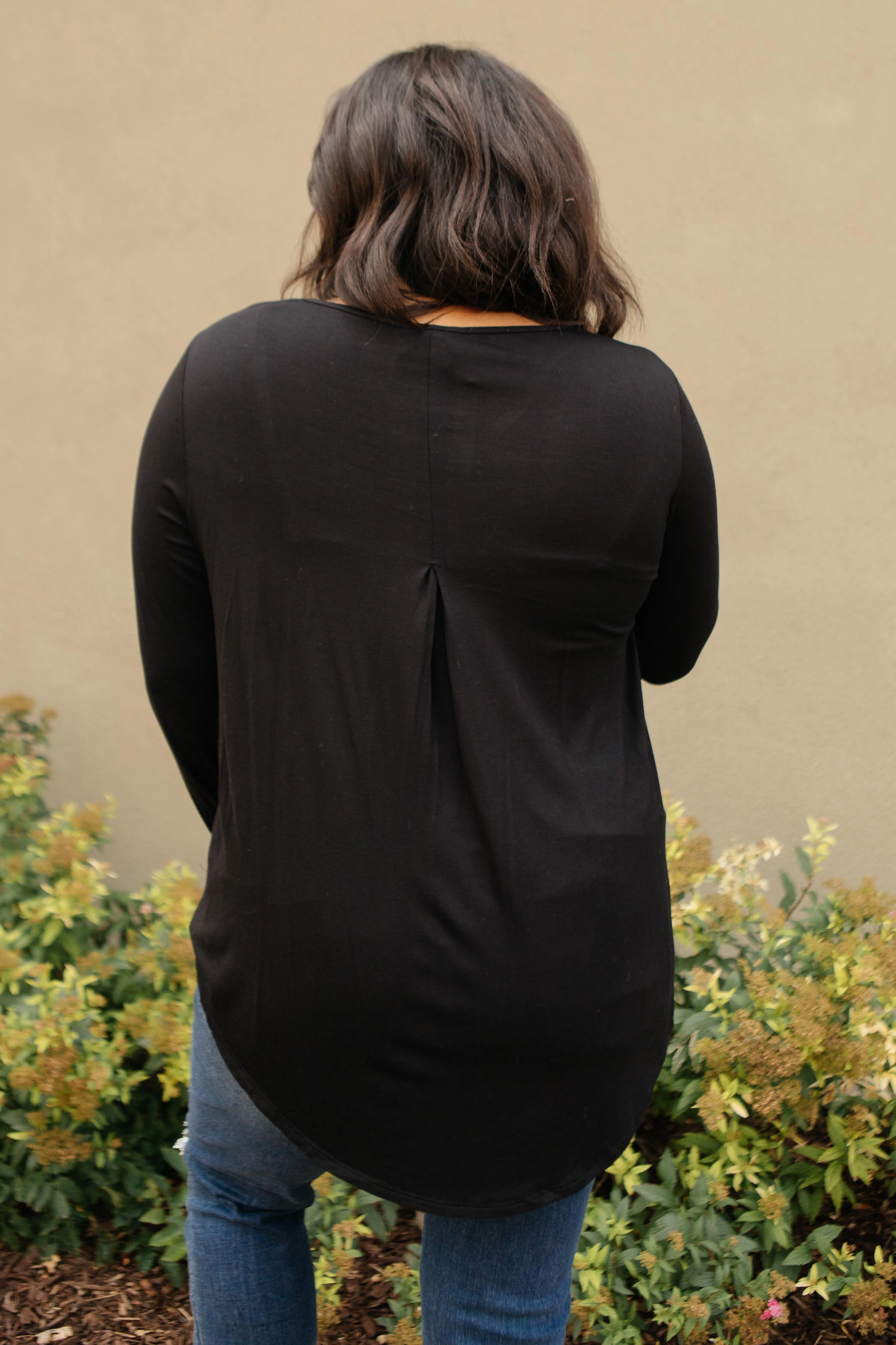 The Wendi Top in Ebony - On Hand